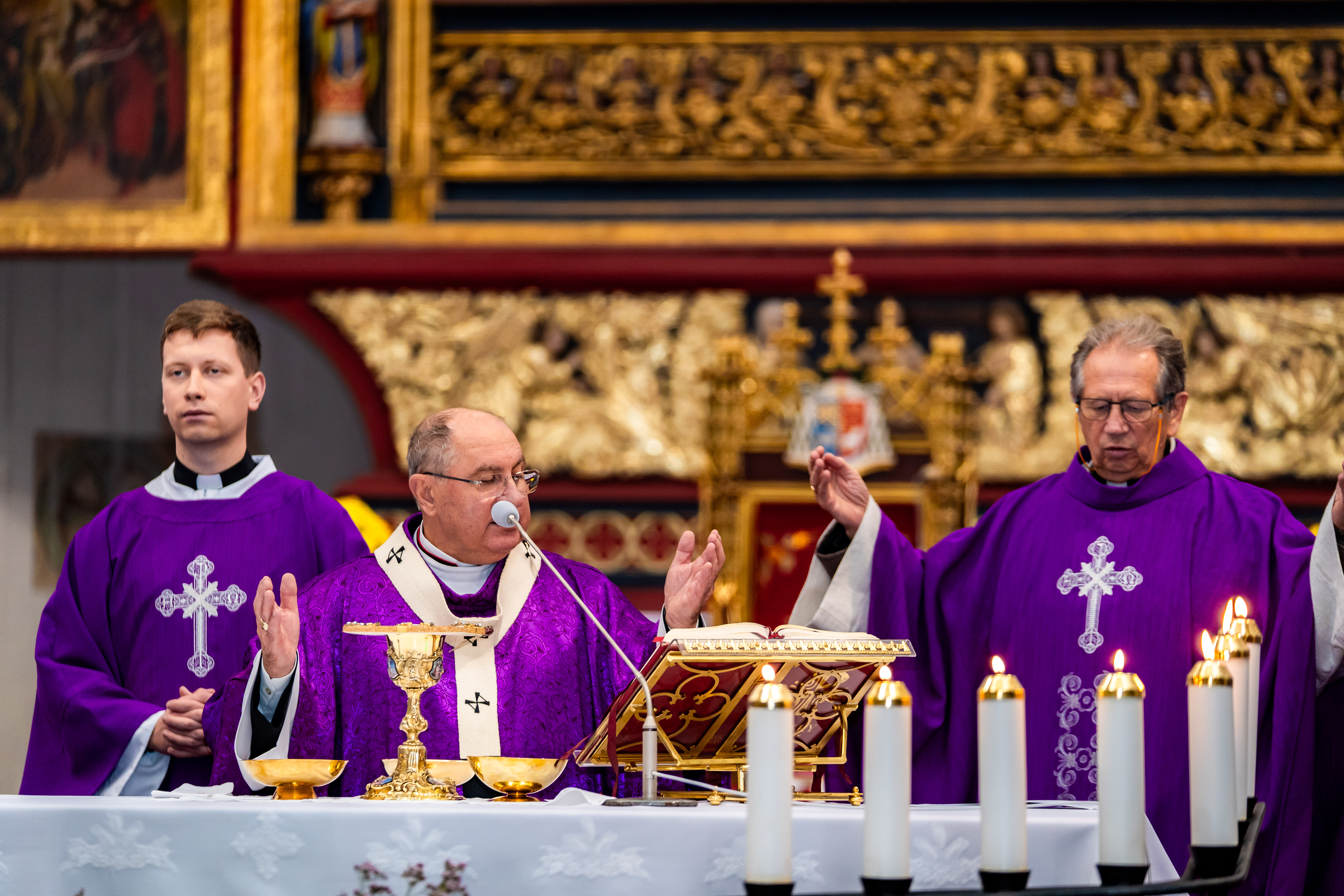 Sv. omsa za zosnulych biskupov a knazov kosickej arcidiecezy -20